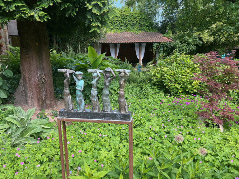 Kunstschouw - beelden in de tuin
